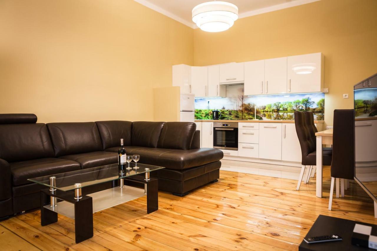 Czar Garbar Apartment Poznan Ngoại thất bức ảnh